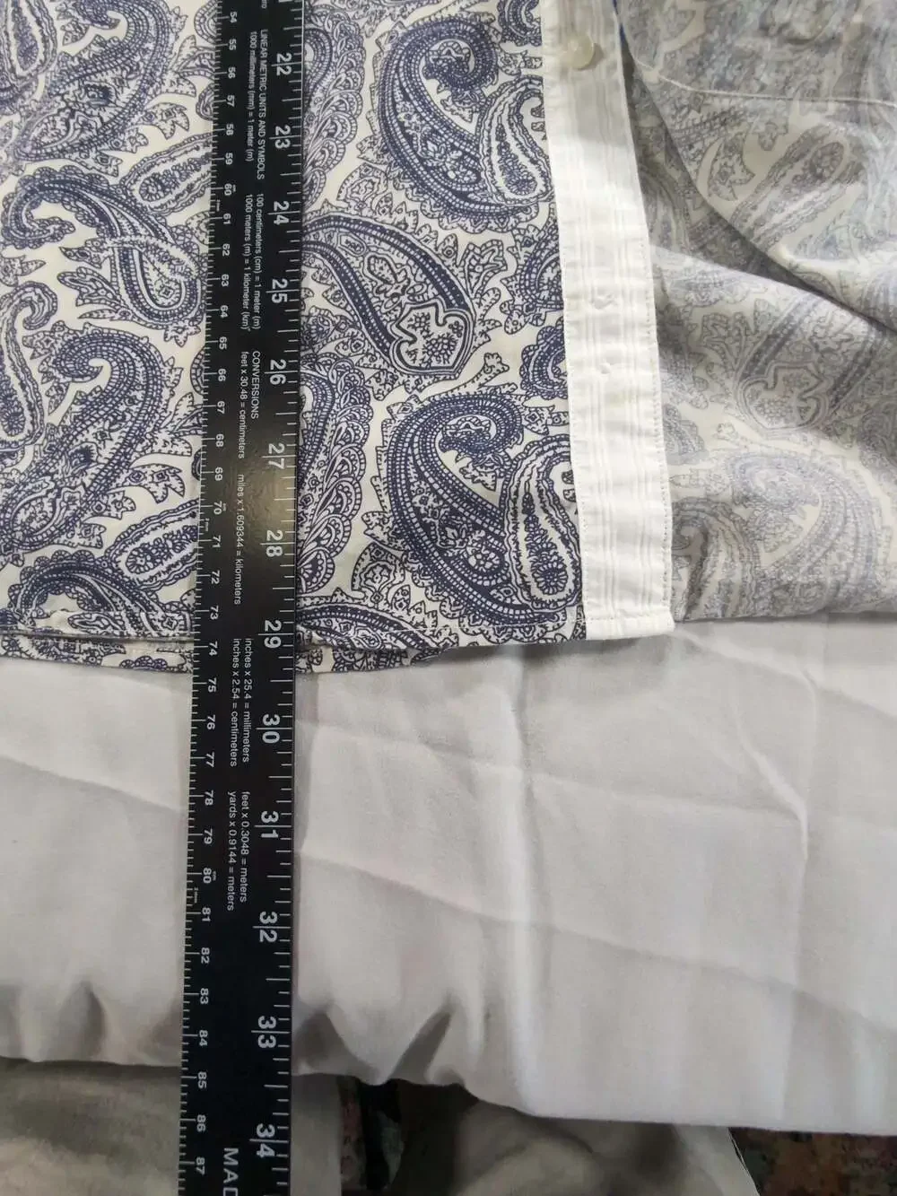Daniel Cremieux Blue and White Paisley Long Sleeve Button-Down Shirt.  XL